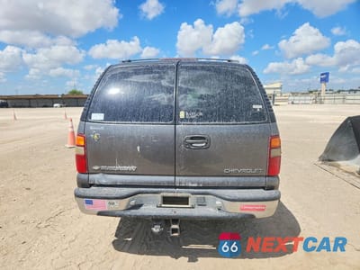 Zdjęcie 6 z 13 samochodu: 2001 CHEVROLET SUBURBAN C1500 VIN:3GNEC16T71G136408 - miniatura