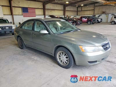 Czwarte zdjęcie samochodu z boku: 2008 HYUNDAI SONATA GLS VIN:5NPET46C38H347844 - miniatura