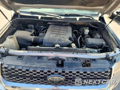 Zdjęcie 11 z 12 samochodu: 2018 TOYOTA TUNDRA CREWMAX SR5 VIN:5TFDM5F12JX075827 - miniatura