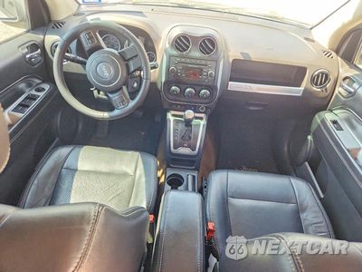 Zdjęcie 8 z 14 samochodu: 2014 JEEP COMPASS LATITUDE VIN:1C4NJCEA5ED890517 - miniatura