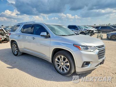 Czwarte zdjęcie samochodu z boku: 2018 CHEVROLET TRAVERSE PREMIER VIN:1GNERKKW9JJ136560 - miniatura