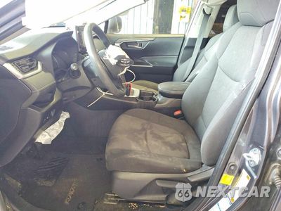 Zdjęcie 7 z 13 samochodu: 2019 TOYOTA RAV4 XLE VIN:JTMP1RFV0KD007531 - miniatura