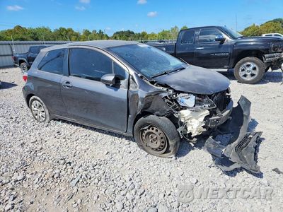 Czwarte zdjęcie samochodu z boku: 2012 TOYOTA YARIS 3-DOOR L VIN:JTDJTUD32CD506269 - miniatura
