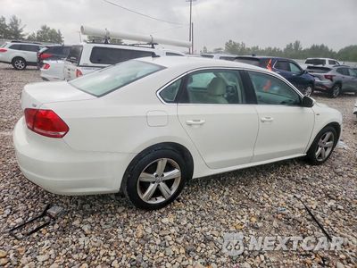 Trzecie zdjęcie samochodu z tyłu: 2015 VOLKSWAGEN PASSAT S VIN:1VWAT7A38FC107086 - miniatura