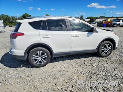 Trzecie zdjęcie samochodu z tyłu: 2018 TOYOTA RAV4 LE VIN:JTMZFREVXJJ728791 - miniatura