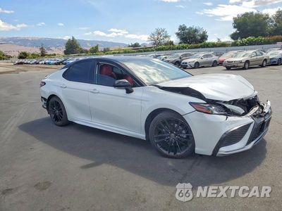 Czwarte zdjęcie samochodu z boku: 2022 TOYOTA CAMRY XSE VIN:4T1K31AK7NU034583 - miniatura