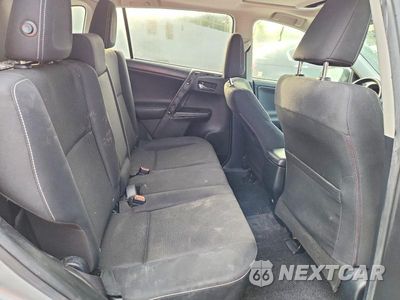 Zdjęcie 11 z 14 samochodu: 2018 TOYOTA RAV4 XLE VIN:JTMRFREV2JJ249328 - miniatura