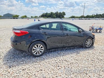 Trzecie zdjęcie samochodu z tyłu: 2016 KIA FORTE LX VIN:KNAFX4A61G5607809 - miniatura