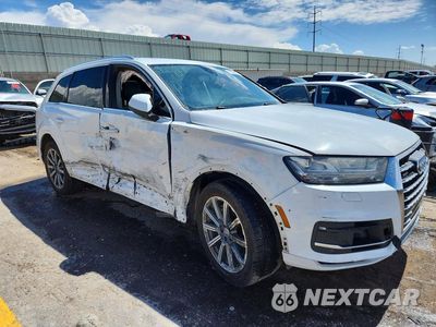 Czwarte zdjęcie samochodu z boku: 2017 AUDI Q7 PREMIUM PLUS VIN:WA1LAAF79HD004311 - miniatura