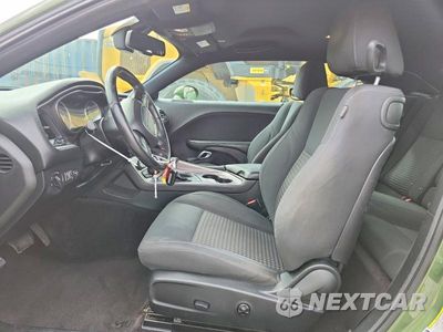 Zdjęcie 7 z 12 samochodu: 2019 DODGE CHALLENGER SXT VIN:2C3CDZAG3KH560647 - miniatura