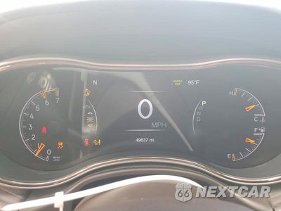 Zdjęcie 9 z 14 samochodu: 2018 JEEP GRAND CHEROKEE SUMMIT VIN:1C4RJFJT6JC320312 - miniatura