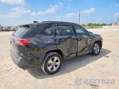 Trzecie zdjęcie samochodu z tyłu: 2025 TOYOTA RAV4 HYBRID XLE VIN:4T3RWRFV2SU215052 - miniatura