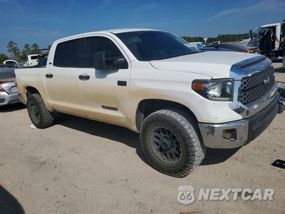 Czwarte zdjęcie samochodu z boku: 2020 TOYOTA TUNDRA CREWMAX SR5 VIN:5TFEY5F11LX269003 - miniatura