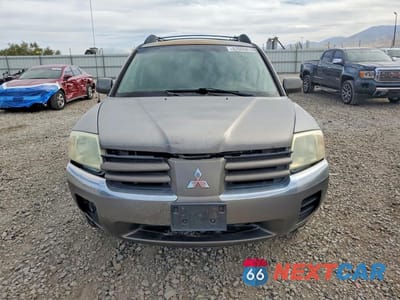 Piąte zdjęcie samochodu w środku: 2004 MITSUBISHI ENDEAVOR XLS VIN:4A4MN31S54E042931 - miniatura