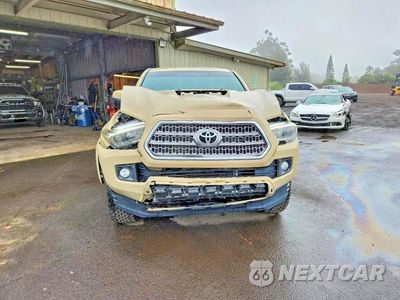 Piąte zdjęcie samochodu w środku: 2017 TOYOTA TACOMA SR V6 VIN:3TMCZ5AN9HM100164 - miniatura