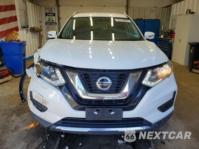 Piąte zdjęcie samochodu w środku: 2018 NISSAN ROGUE SV VIN:KNMAT2MV8JP531811 - miniatura