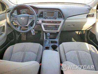 Zdjęcie 8 z 13 samochodu: 2016 HYUNDAI SONATA HYBRID SE VIN:KMHE24L13GA012607 - miniatura