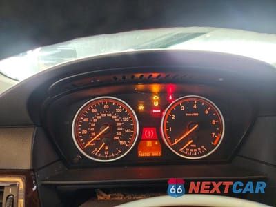 Zdjęcie 9 z 12 samochodu: 2010 BMW 528 XI VIN:WBANV1C57AC443232 - miniatura
