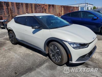 Czwarte zdjęcie samochodu z boku: 2024 KIA EV6 LIGHT LONG RANGE VIN:KNDC34LA7R5224513 - miniatura