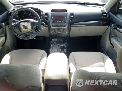 Zdjęcie 8 z 13 samochodu: 2015 KIA SORENTO LX VIN:5XYKTCA6XFG609264 - miniatura