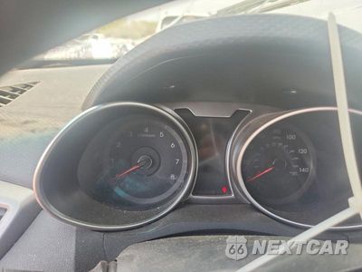 Zdjęcie 9 z 12 samochodu: 2013 HYUNDAI VELOSTER BASE VIN:KMHTC6AD8DU143443 - miniatura
