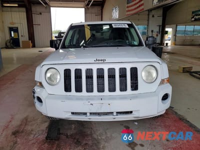 Piąte zdjęcie samochodu w środku: 2016 JEEP PATRIOT SPORT VIN:1C4NJPBA6GD636636 - miniatura