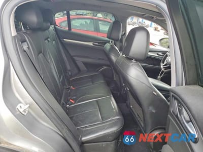 Zdjęcie 11 z 13 samochodu: 2019 ALFA ROMEO STELVIO VIN:ZASPAKAN4K7C38940 - miniatura