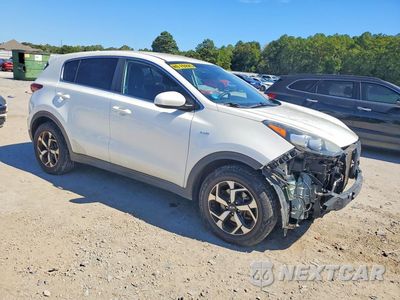 Czwarte zdjęcie samochodu z boku: 2020 KIA SPORTAGE LX VIN:KNDPMCAC1L7665983 - miniatura
