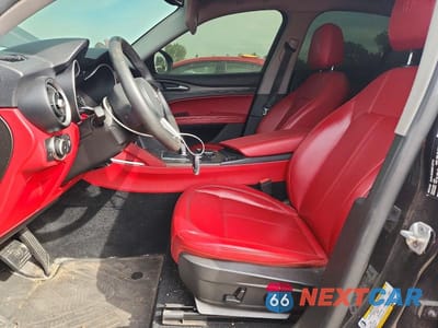 Zdjęcie 7 z 13 samochodu: 2019 ALFA ROMEO STELVIO TI VIN:ZASPAKBN1K7C29899 - miniatura