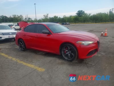 Czwarte zdjęcie samochodu z boku: 2020 ALFA ROMEO GIULIA TI VIN:ZARFANBN2L7624039 - miniatura
