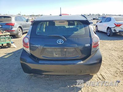 Zdjęcie 6 z 12 samochodu: 2012 TOYOTA PRIUS C THREE VIN:JTDKDTB32C1023395 - miniatura