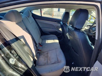 Zdjęcie 10 z 13 samochodu: 2018 HYUNDAI ELANTRA SE VIN:5NPD74LF8JH354485 - miniatura