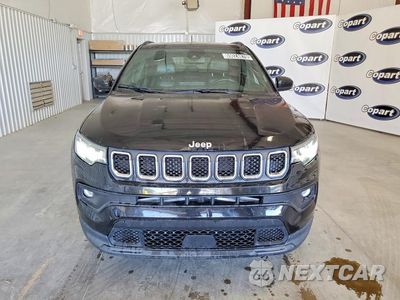 Piąte zdjęcie samochodu w środku: 2024 JEEP COMPASS LATITUDE VIN:3C4NJDBN1RT607852 - miniatura