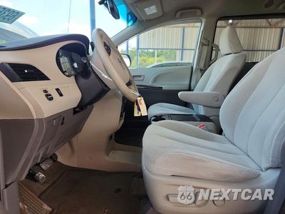 Zdjęcie 7 z 13 samochodu: 2014 TOYOTA SIENNA LE VIN:5TDKK3DC5ES525486 - miniatura