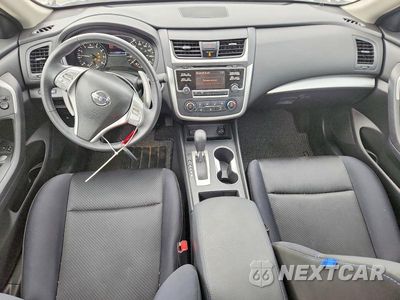 Zdjęcie 8 z 12 samochodu: 2017 NISSAN ALTIMA 2.5 SR VIN:1N4AL3APXHC148293 - miniatura