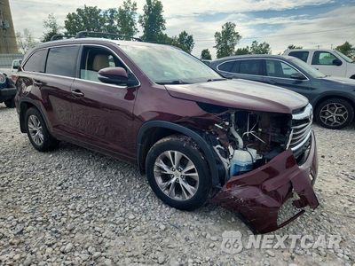 Czwarte zdjęcie samochodu z boku: 2015 TOYOTA HIGHLANDER XLE VIN:5TDJKRFHXFS220770 - miniatura