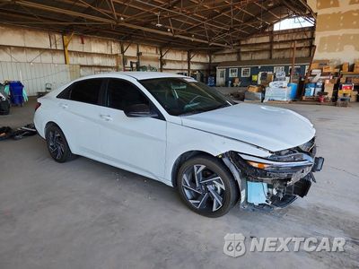 Czwarte zdjęcie samochodu z boku: 2025 HYUNDAI ELANTRA HYBRID SEL SPORT VIN:KMHLM4DJ8SU158198 - miniatura
