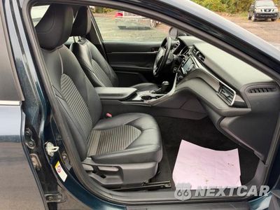 Piąte zdjęcie samochodu w środku: 2019 TOYOTA CAMRY SE VIN:4T1B11HK0KU697579 - miniatura