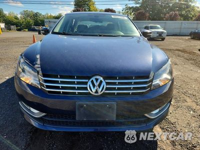 Piąte zdjęcie samochodu w środku: 2013 VOLKSWAGEN PASSAT SEL VIN:1VWCP7A33DC027012 - miniatura