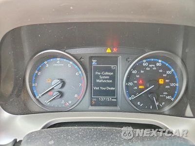 Zdjęcie 9 z 13 samochodu: 2018 TOYOTA RAV4 LE VIN:JTMZFREV5JJ210278 - miniatura