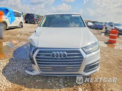 Piąte zdjęcie samochodu w środku: 2019 AUDI Q7 PREMIUM PLUS VIN:WA1LAAF74KD010489 - miniatura