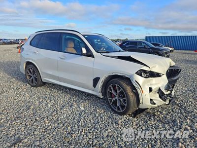 Czwarte zdjęcie samochodu z boku: 2025 BMW X5 XDRIVE50E VIN:5UX43EU09S9Z14003 - miniatura