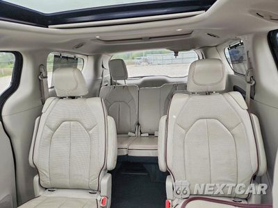 Zdjęcie 10 z 13 samochodu: 2018 CHRYSLER PACIFICA LIMITED VIN:2C4RC1GG2JR121594 - miniatura