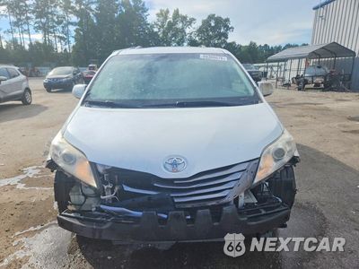 Piąte zdjęcie samochodu w środku: 2015 TOYOTA SIENNA XLE 8-PASSENGER VIN:5TDYK3DC4FS555543 - miniatura