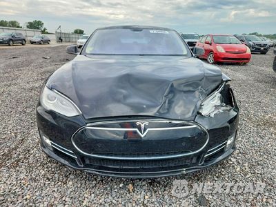 Piąte zdjęcie samochodu w środku: 2013 TESLA MODEL S VIN:5YJSA1CP5DFP22592 - miniatura