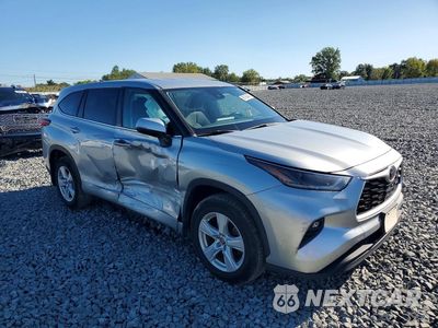 Czwarte zdjęcie samochodu z boku: 2021 TOYOTA HIGHLANDER LE VIN:5TDBZRBH8MS544691 - miniatura