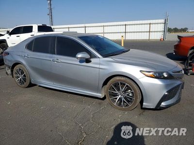 Czwarte zdjęcie samochodu z boku: 2023 TOYOTA CAMRY HYBRID SE VIN:4T1S31AK5PU617267 - miniatura