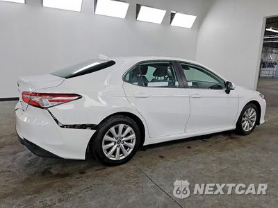 Trzecie zdjęcie samochodu z tyłu: 2019 TOYOTA CAMRY LE VIN:4T1B11HK1KU256950 - miniatura