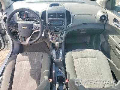 Zdjęcie 8 z 12 samochodu: 2012 CHEVROLET SONIC LT VIN:1G1JC5SH8C4172326 - miniatura