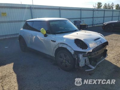Czwarte zdjęcie samochodu z boku: 2022 MINI COOPER SE VIN:WMW13DJ03N2R88045 - miniatura